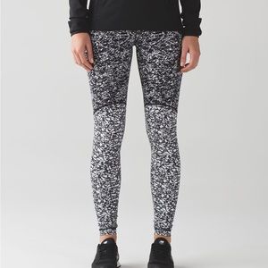 Lululemon Wunder Under size 4
Ice Breaker White Black / Iced Wave White Black